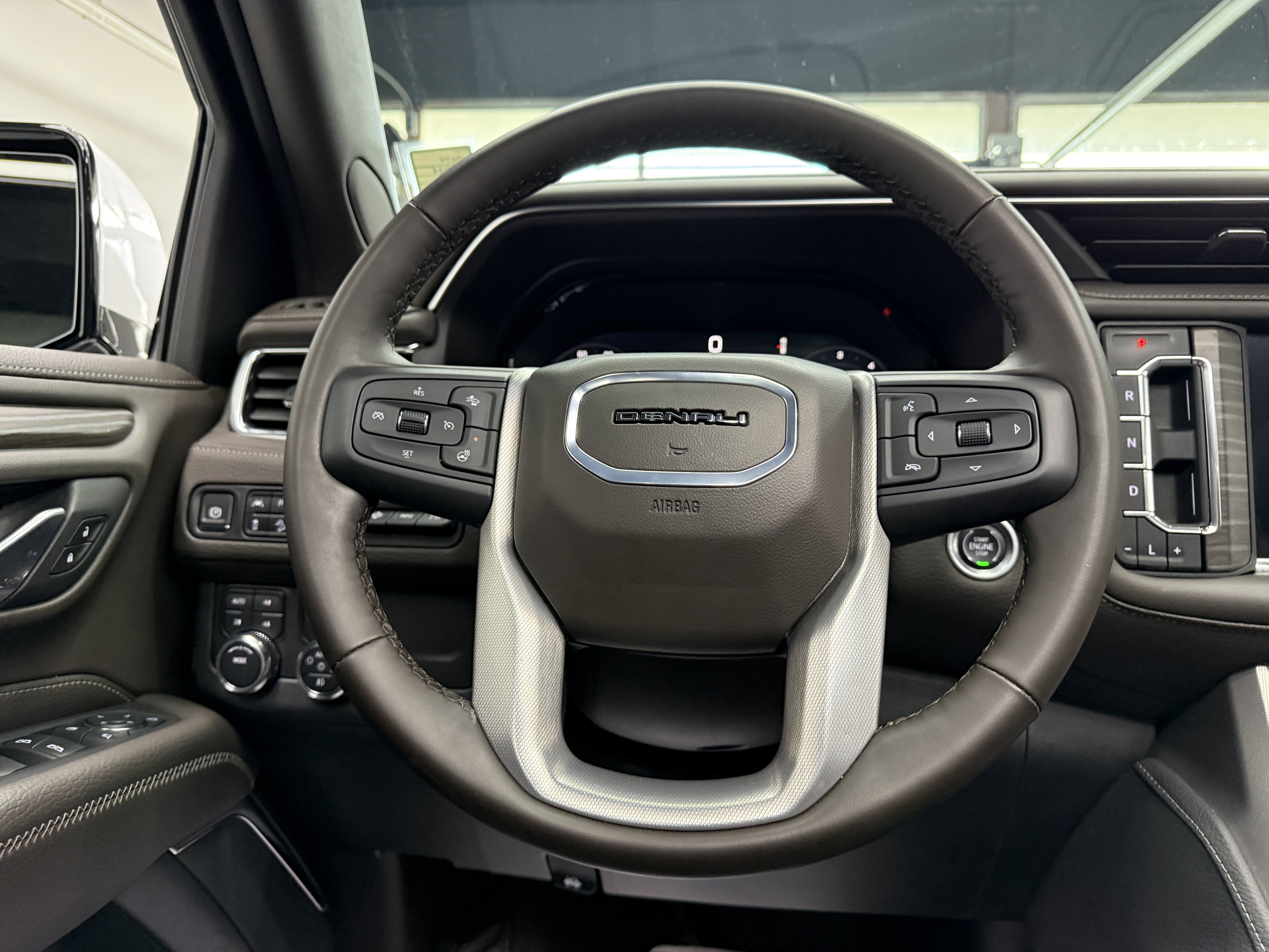 Used 2024 GMC Yukon Denali image 16