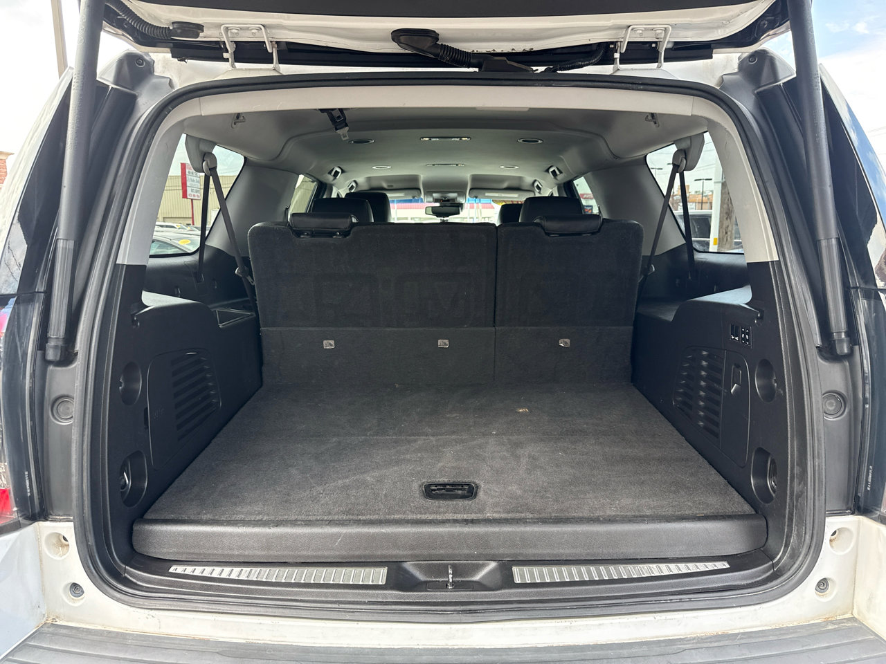 Used 2017 GMC Yukon XL SLT image 8