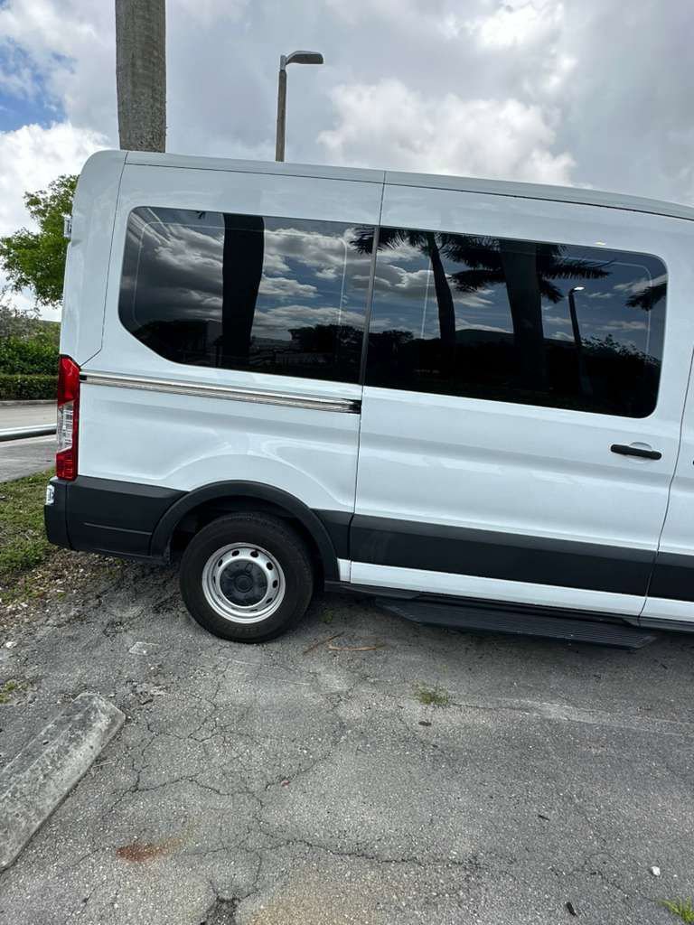 Used 2019 Ford Transit 150 XL RWD image 7