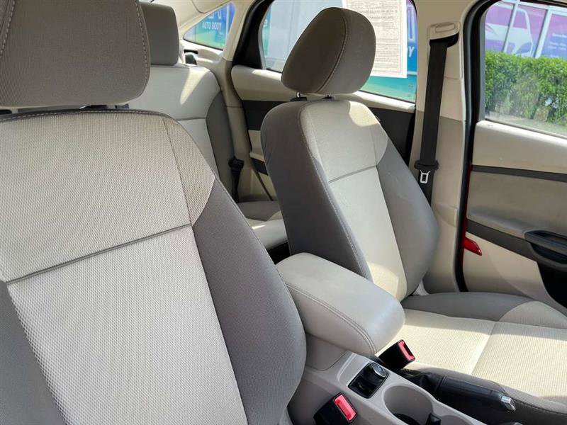 Used 2014 Ford Focus SE image 72