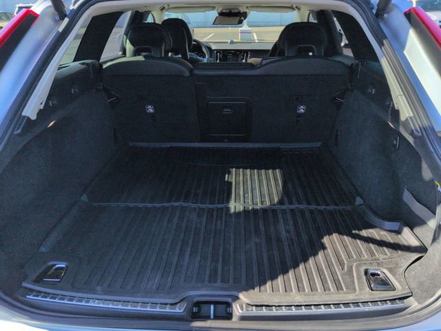 Used 2018 Volvo V90 T6 Cross Country w/ Convenience Package AWD/4WD image 28