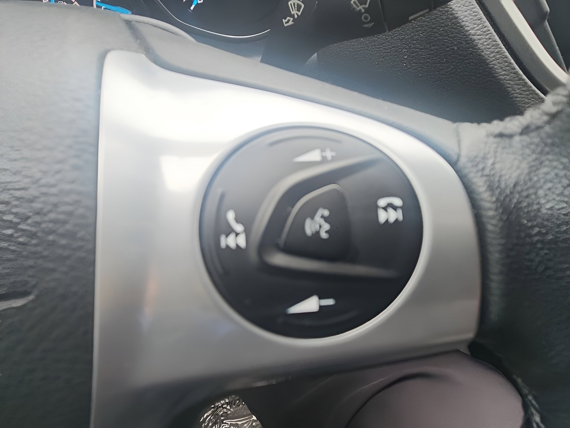 Used 2015 Ford Escape Titanium AWD/4WD image 19