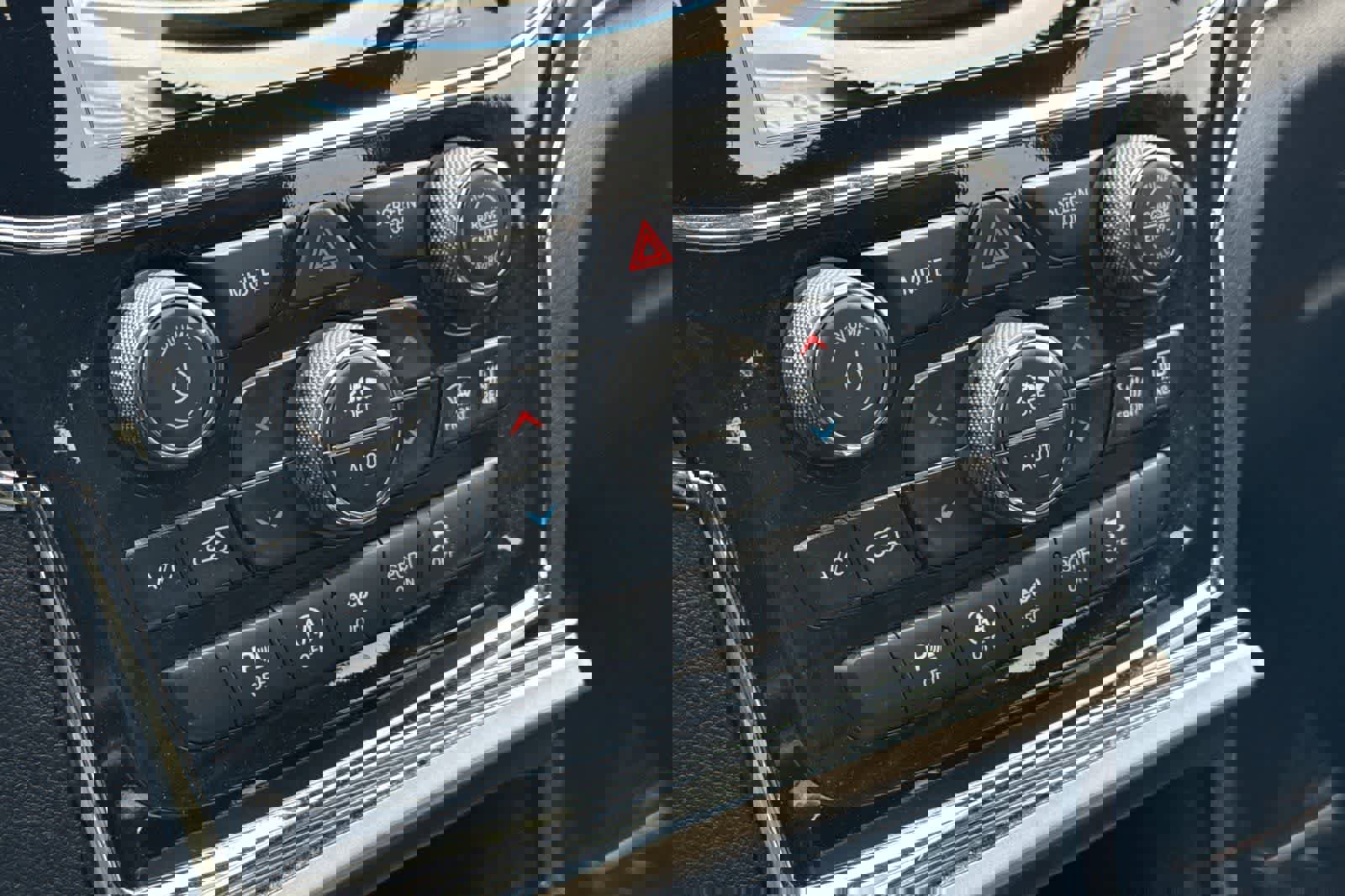 Used 2022 Jeep Grand Cherokee Limited image 23