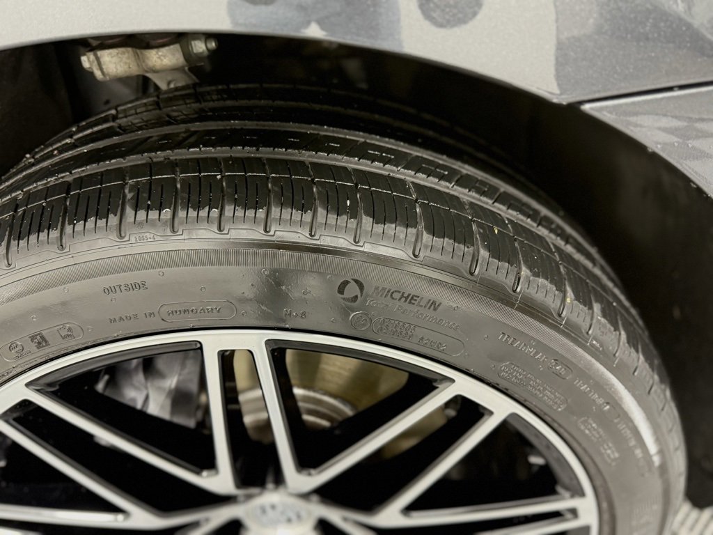 Certified 2025 Porsche Macan image 18