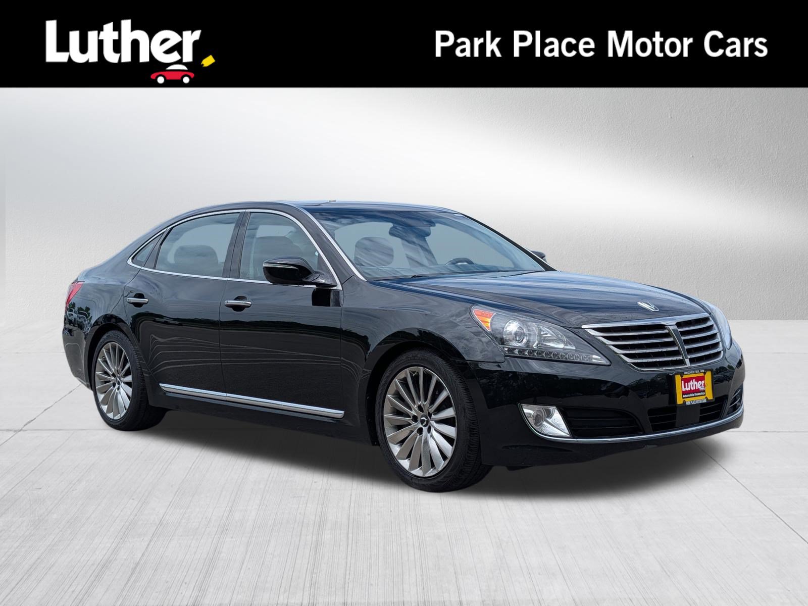 Used 2014 Hyundai Equus Signature RWD image 1