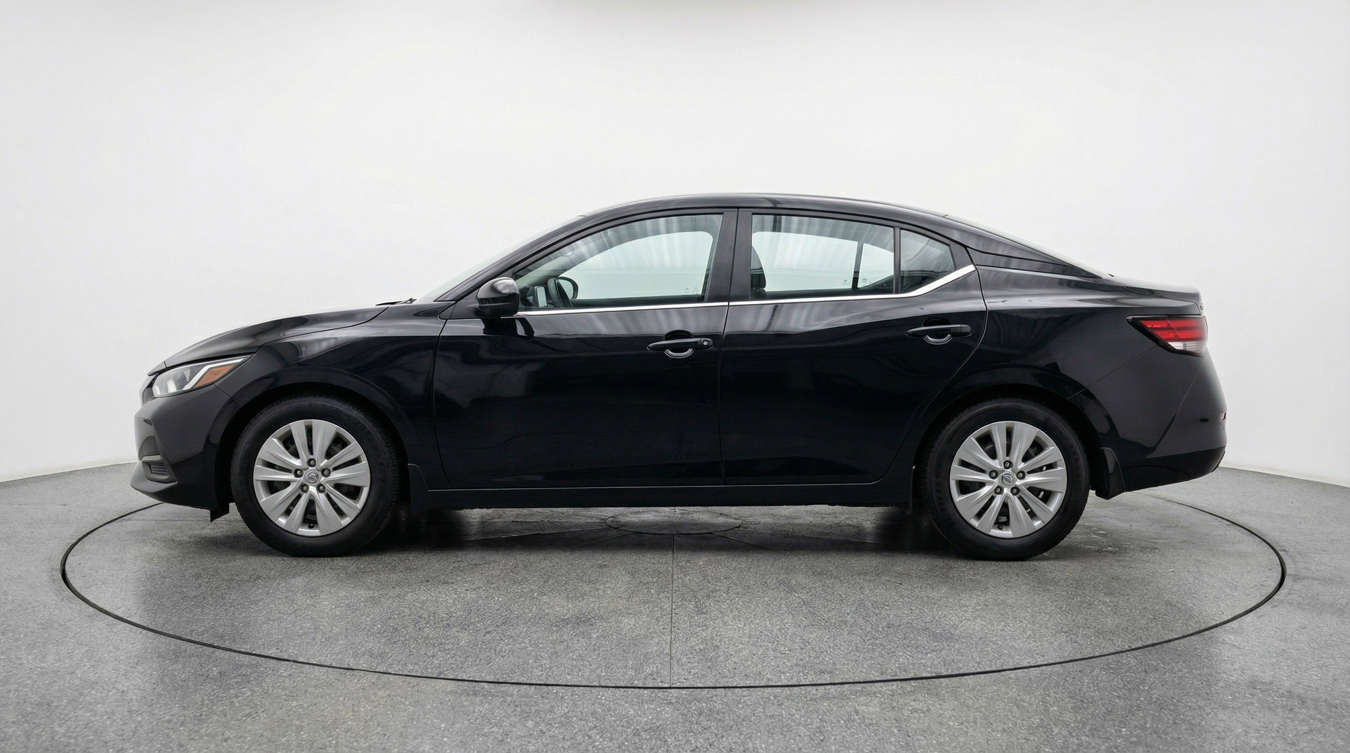 Used 2025 Nissan Sentra S image 5