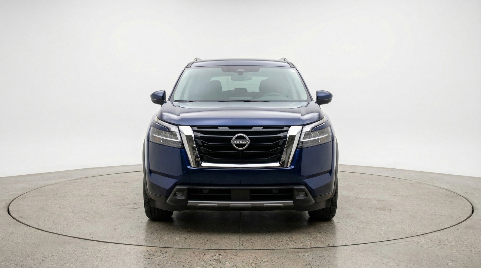 Used 2025 Nissan Pathfinder SV image 2