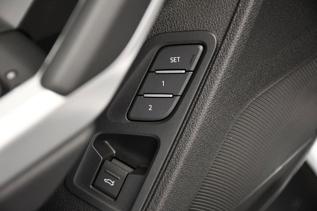 Used 2025 Audi Q3 2.0T Premium w/ Convenience Package image 37