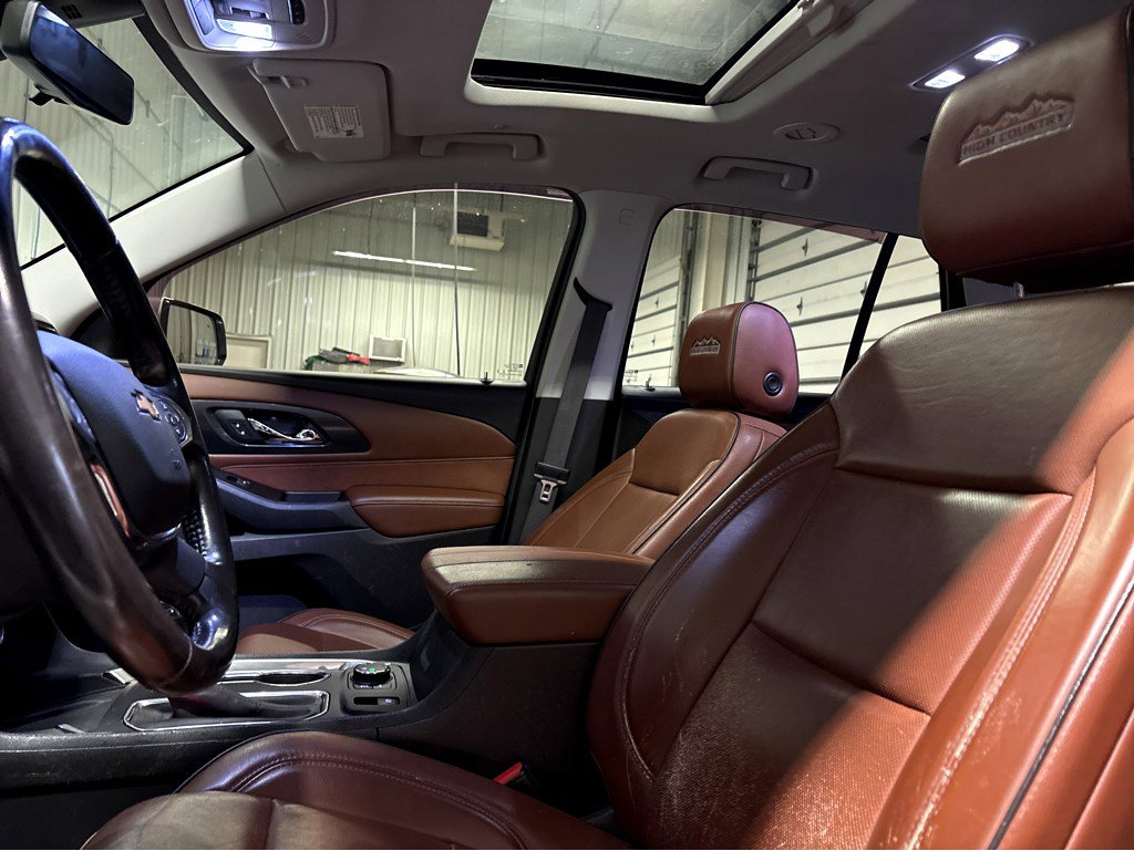 Used 2019 Chevrolet Traverse High Country AWD/4WD image 16