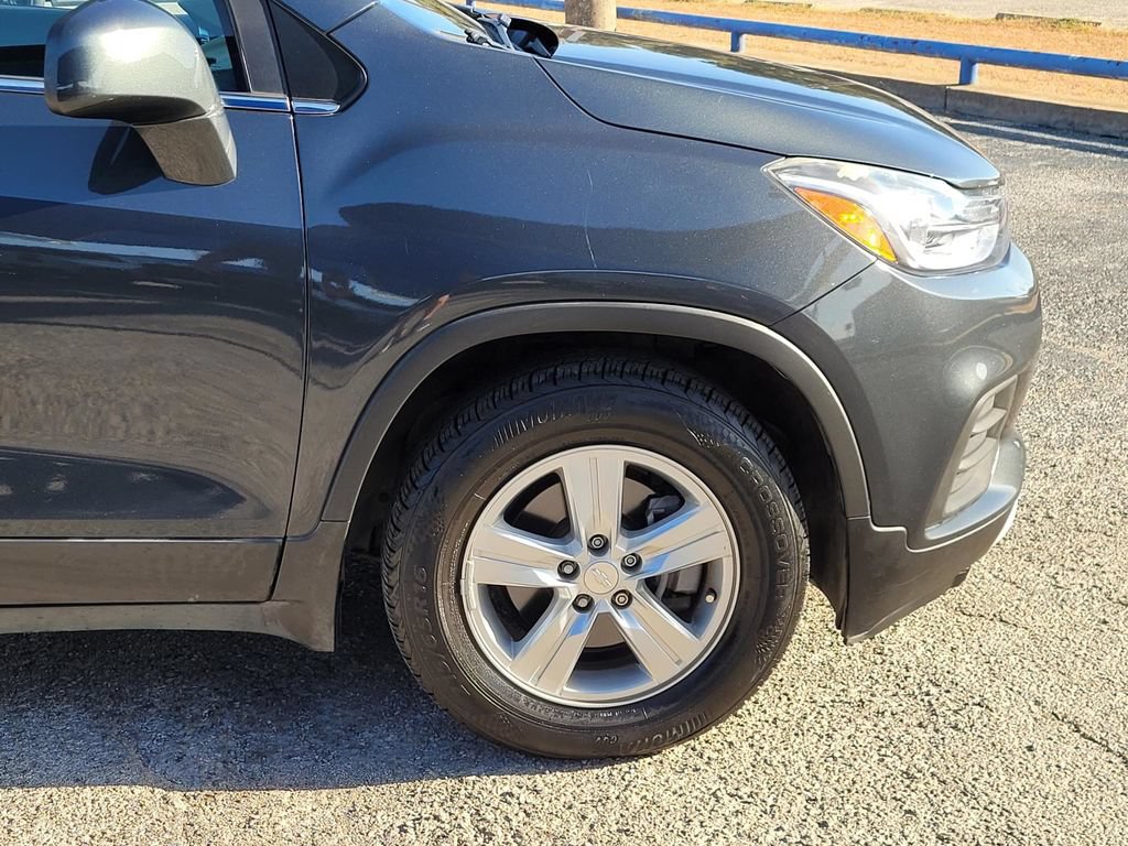 Used 2019 Chevrolet Trax LT w/ LT Convenience Package FWD image 7