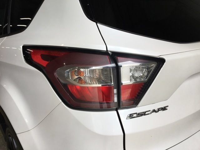 Used 2017 Ford Escape Titanium FWD image 14