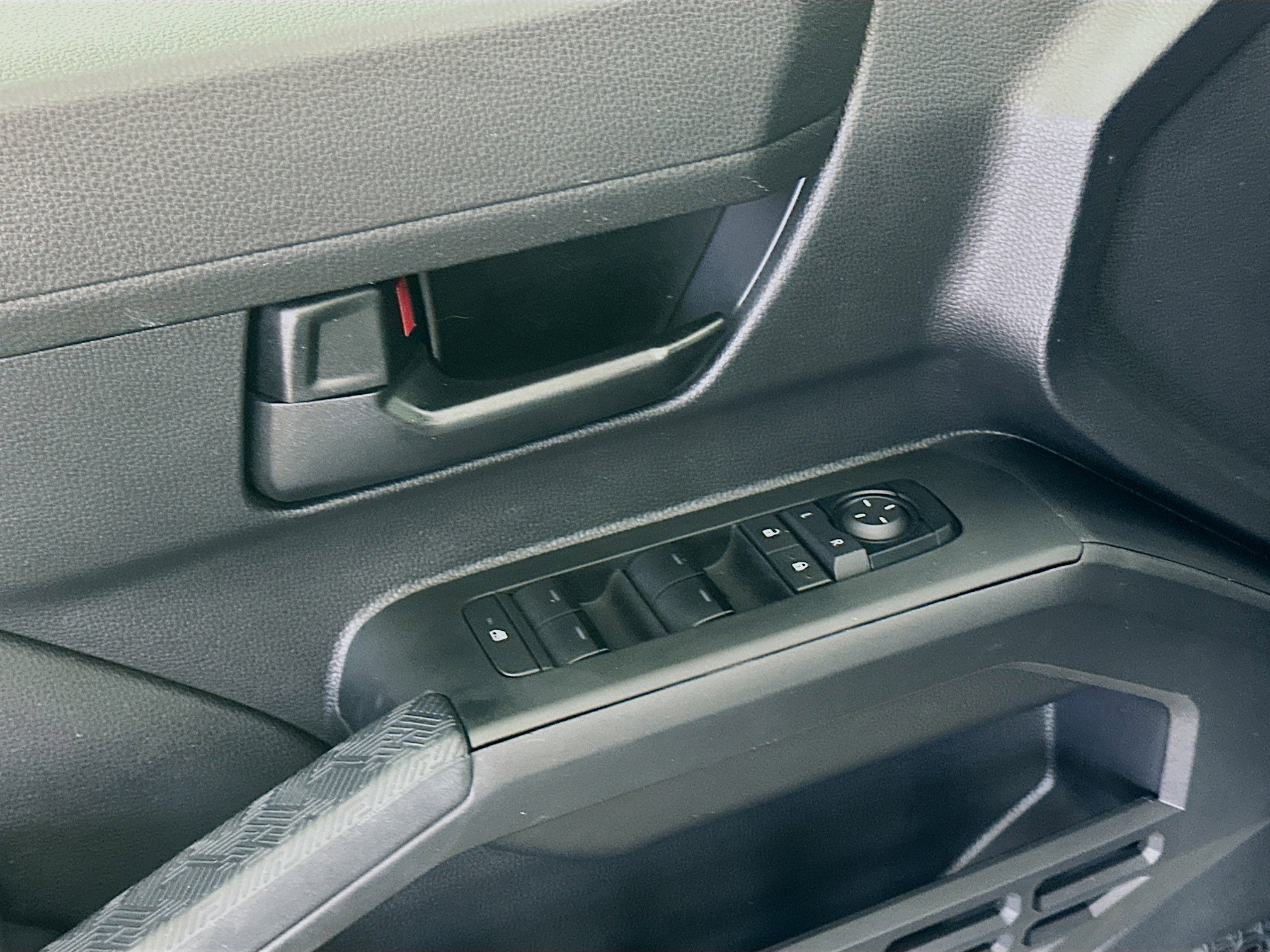 Used 2024 Toyota Tacoma SR image 15