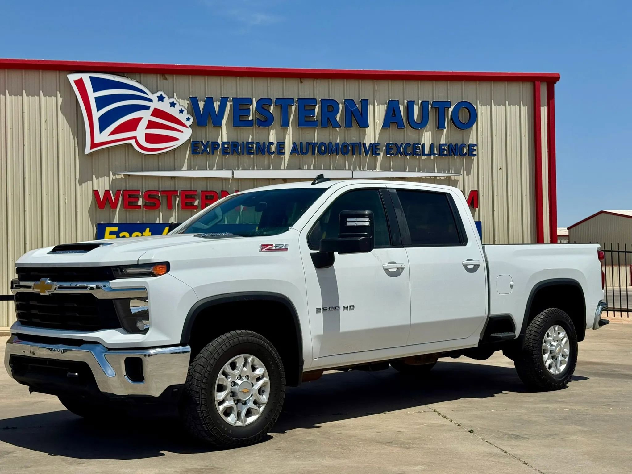 Used 2024 Chevrolet Silverado 2500 LT AWD/4WD image 1