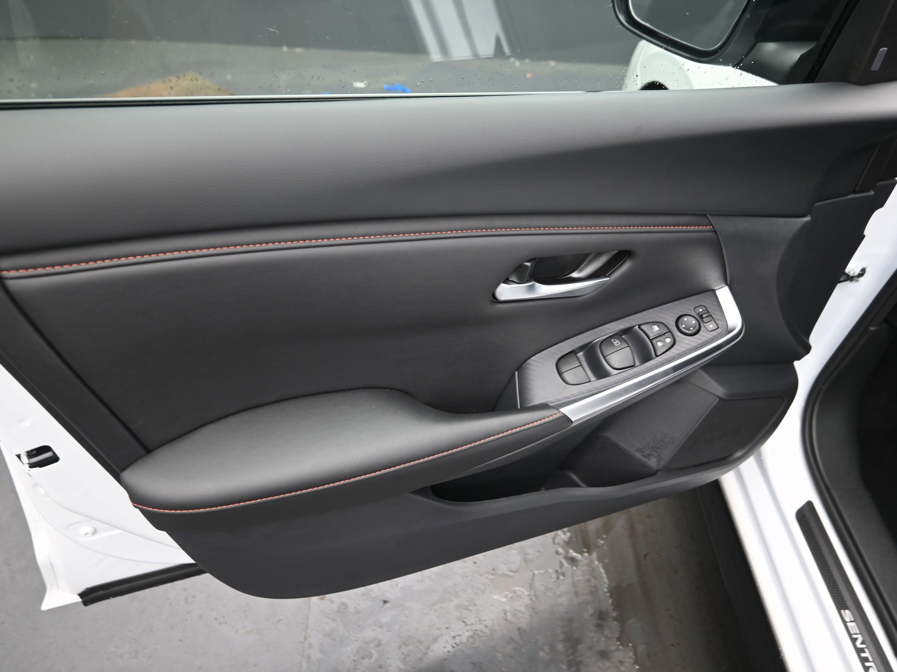 New 2025 Nissan Sentra SR w/ Midnight Edition image 11