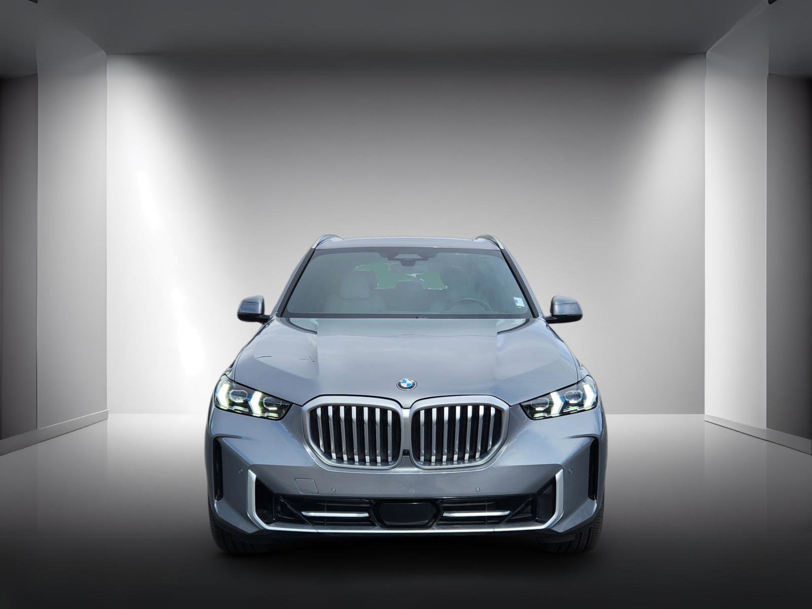 Used 2025 BMW X5 xDrive40i w/ Executive Package image 5