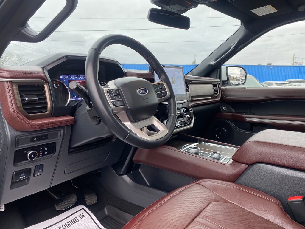 Used 2024 Ford Expedition Max Limited image 11