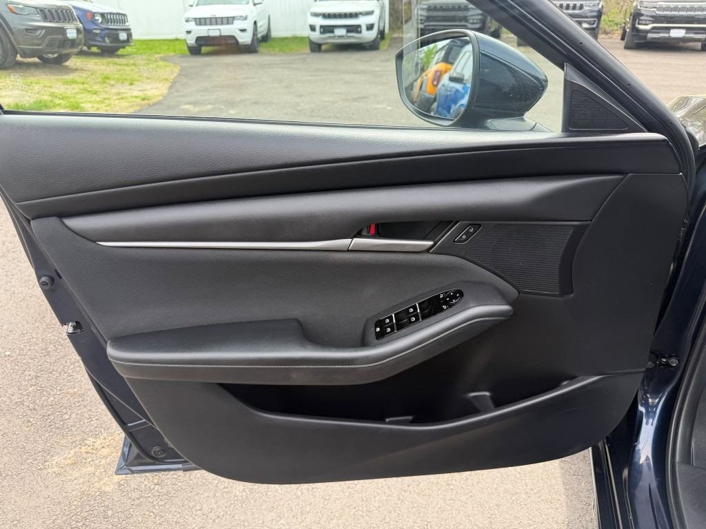 Used 2020 MAZDA MAZDA3 Sedan image 8