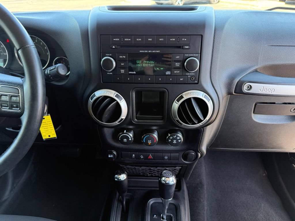 Used 2017 Jeep Wrangler Rubicon w/ Trailer Tow Group AWD/4WD image 10