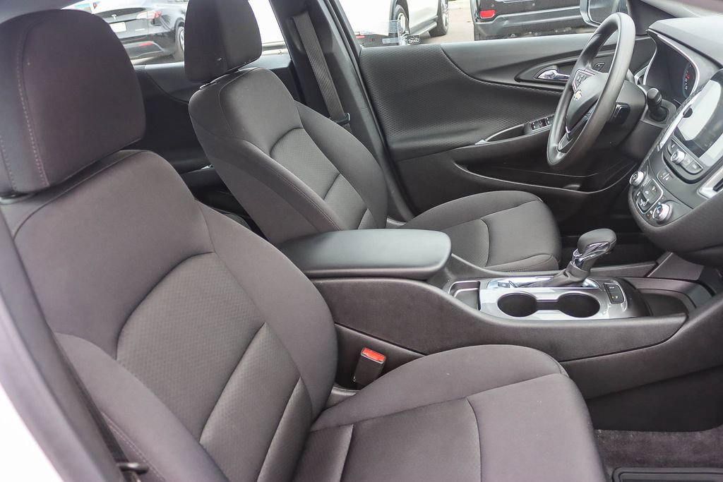 Used 2025 Chevrolet Malibu LS image 15