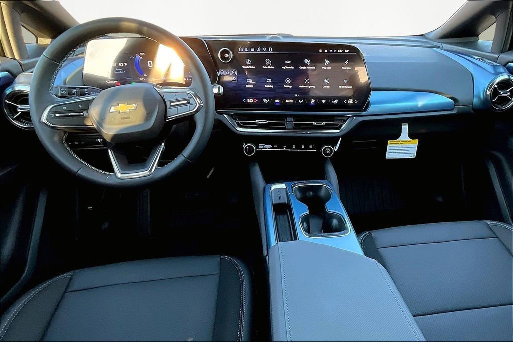 New 2026 Chevrolet Equinox EV LT w/ LPO, All-Weather Mat Package AWD/4WD image 6