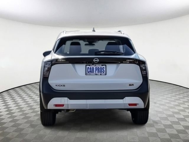 Used 2025 Nissan Kicks SR image 8