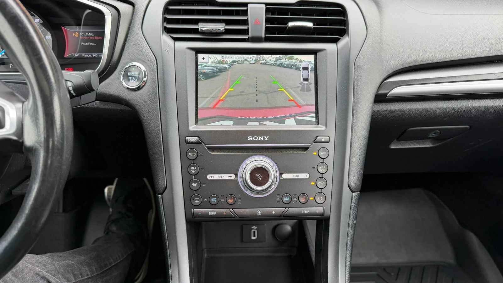 Used 2017 Ford Fusion Energi Titanium FWD image 18