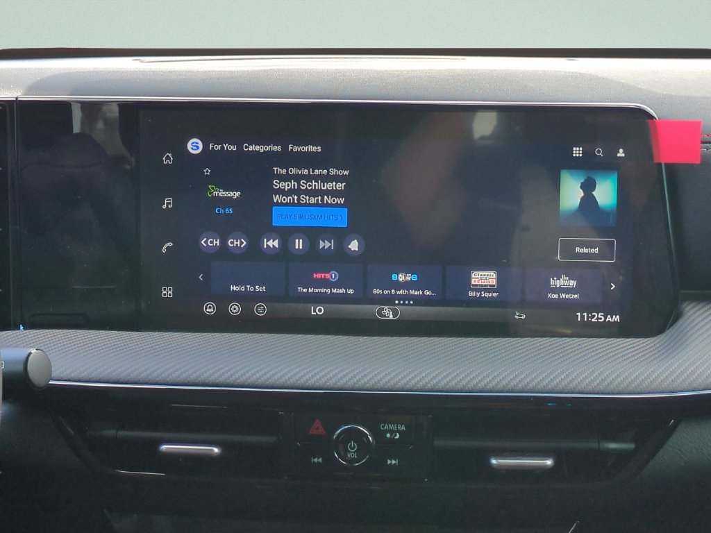 Certified 2026 Nissan Kicks SR FWD image 24