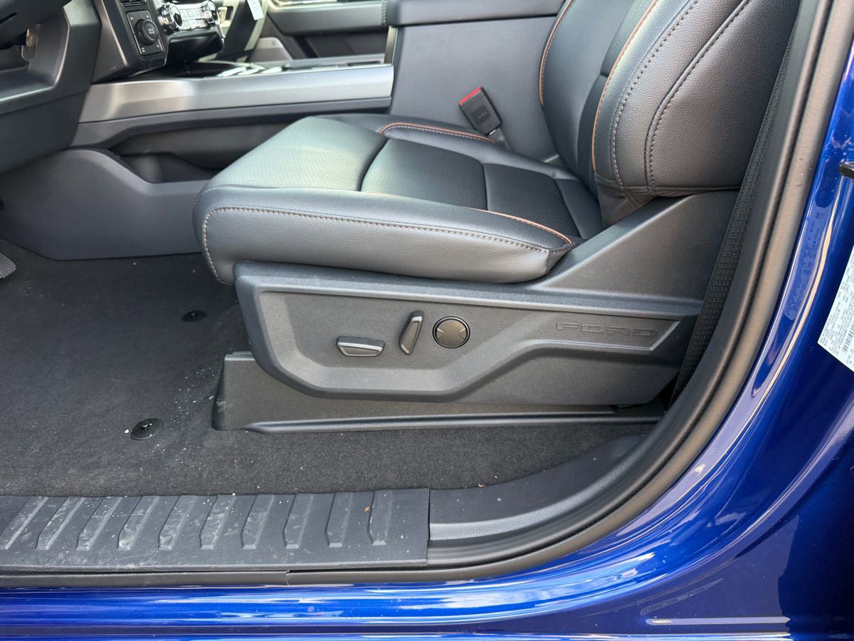 New 2026 Ford F350 Lariat w/ Black Appearance Package image 34