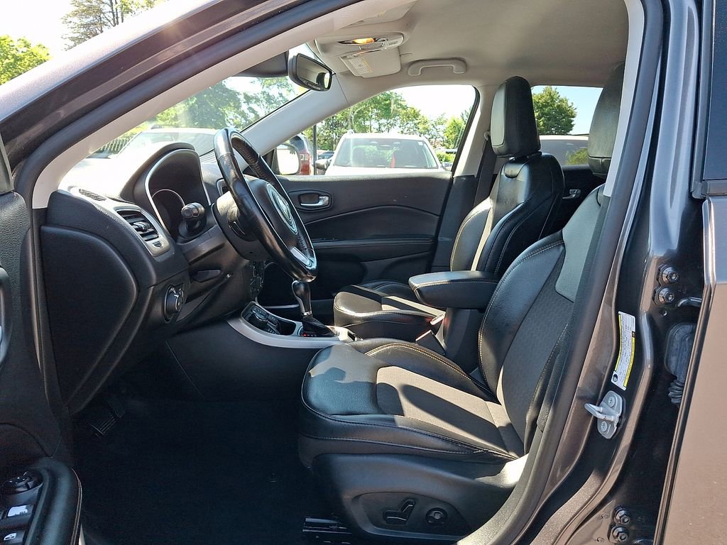 Used 2020 Jeep Compass Latitude w/ Popular Equipment Group AWD/4WD image 13