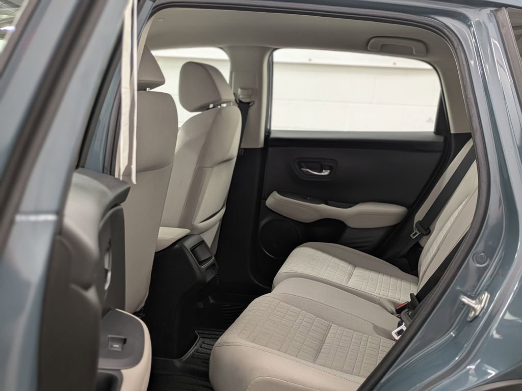Used 2023 Honda HR-V LX image 11