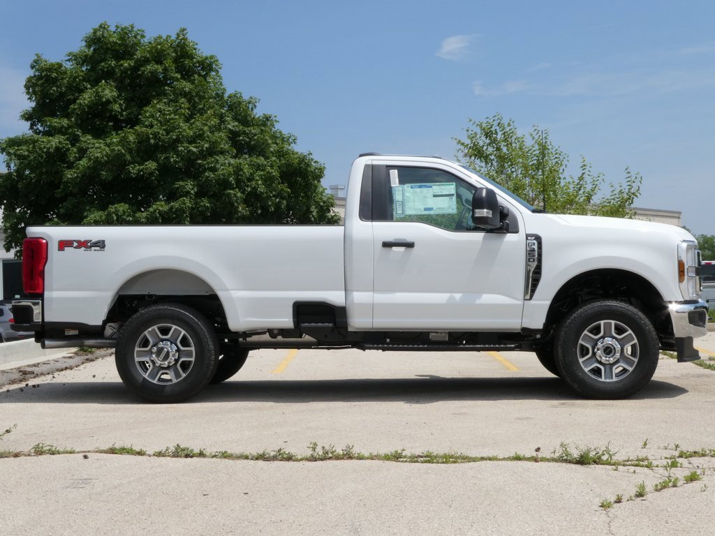 New 2025 Ford F350 XLT w/ FX4 Off-Road Package image 2