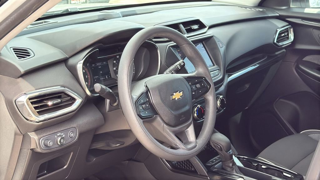 Used 2022 Chevrolet TrailBlazer LT image 9