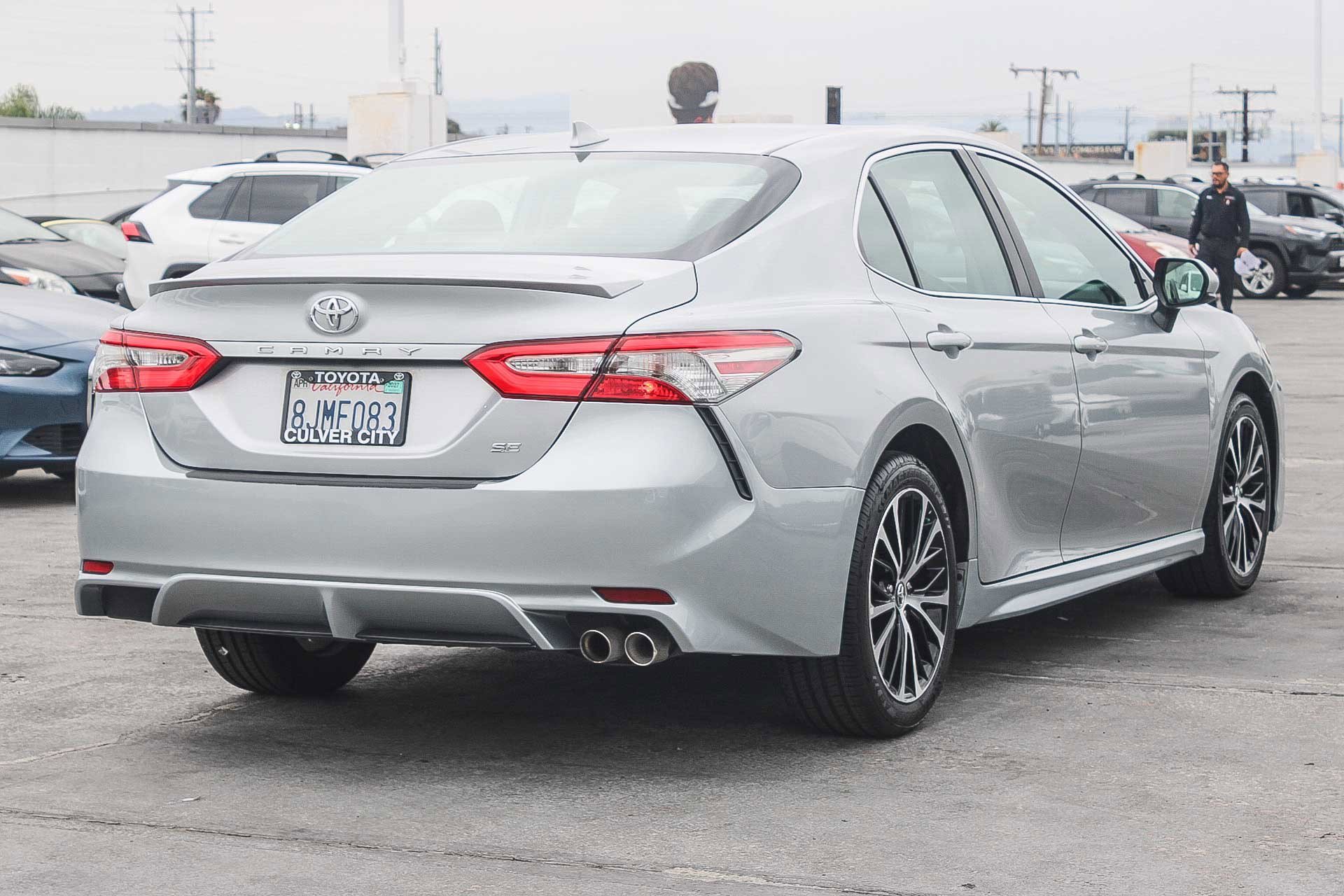 Used 2019 Toyota Camry SE w/ Carpet Mat Package FWD image 9
