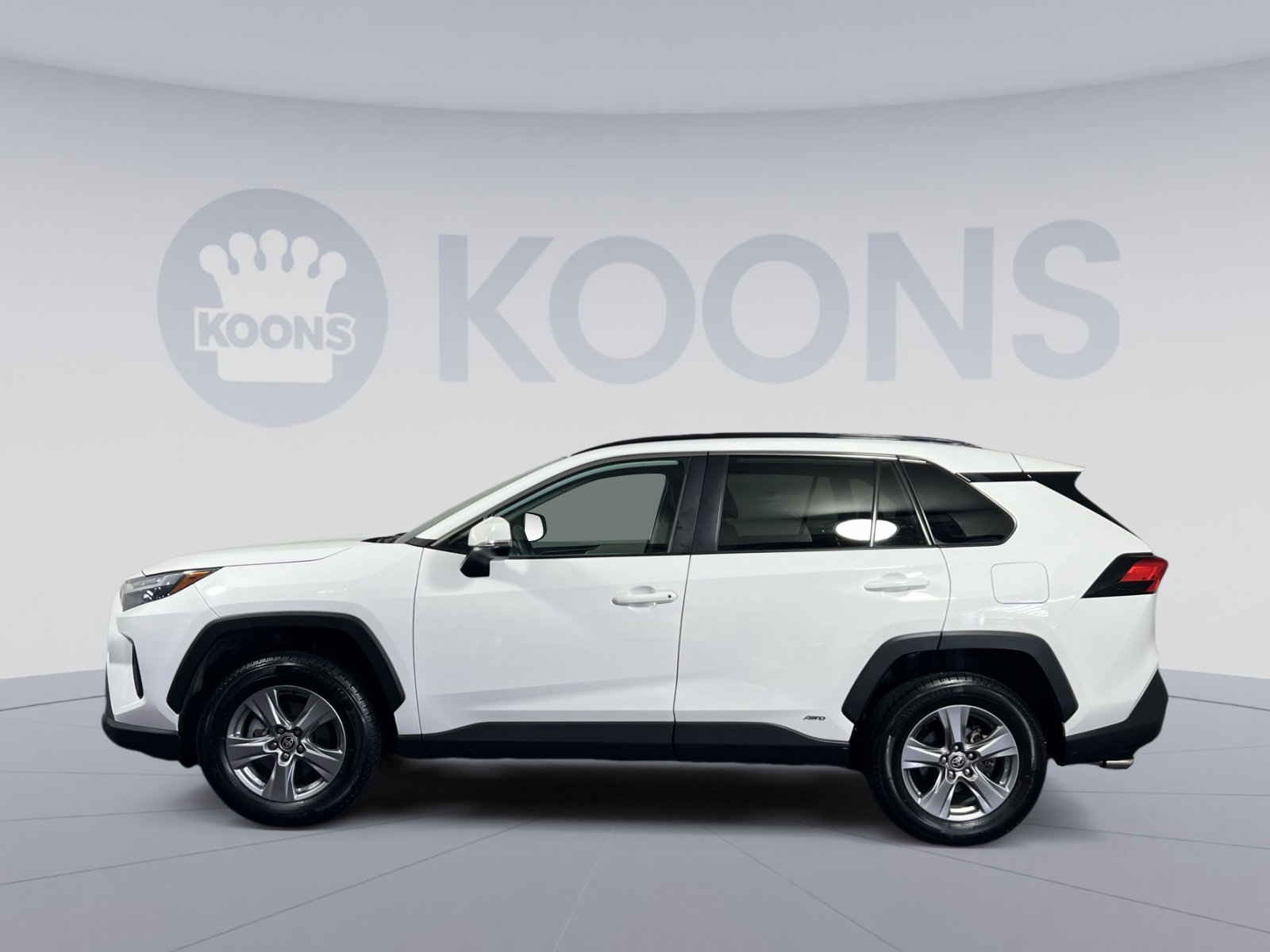 Used 2022 Toyota RAV4 XLE w/ Convenience Package AWD/4WD image 7