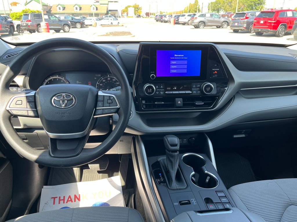 Certified 2023 Toyota Highlander L image 15