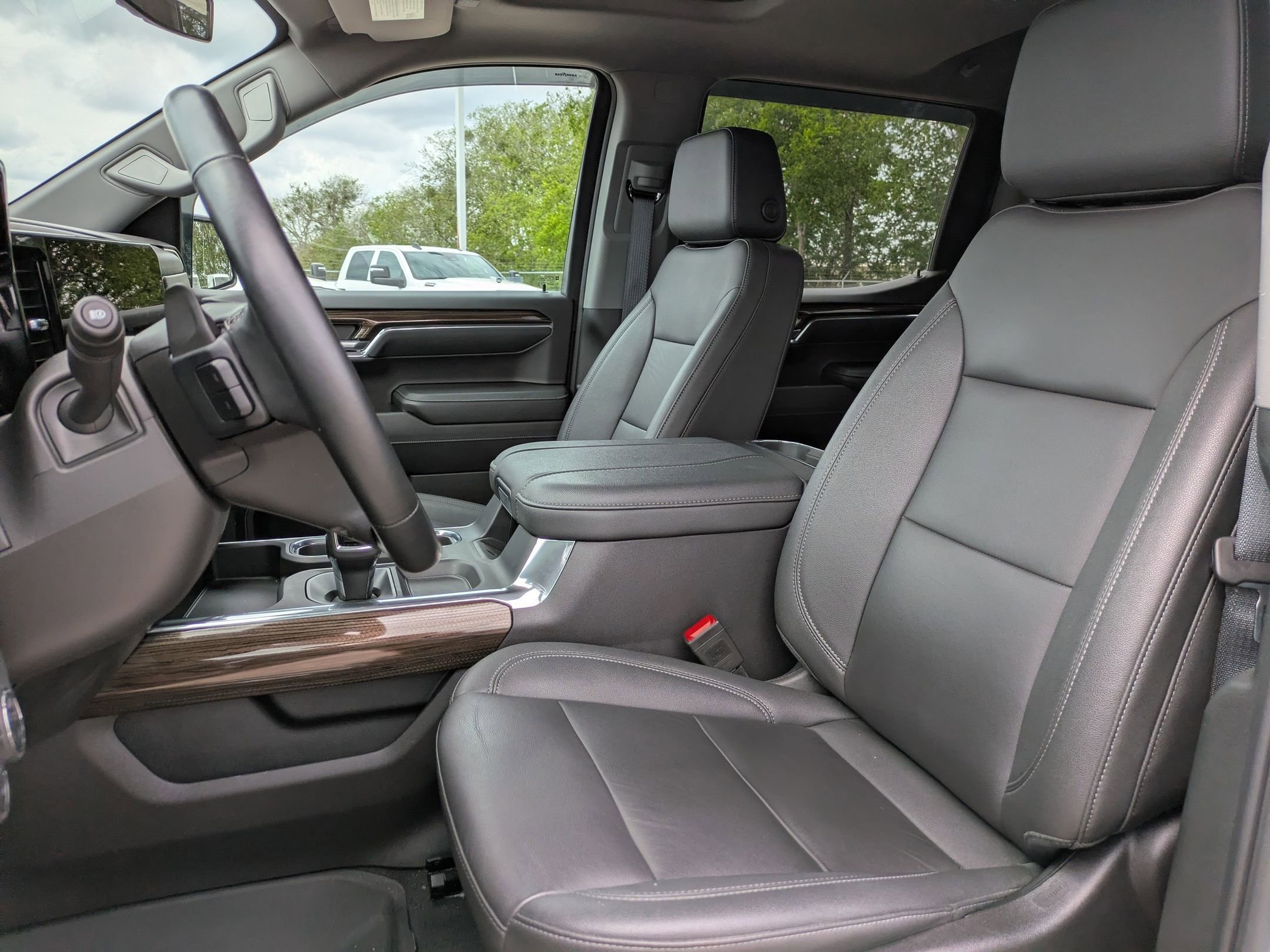 Used 2024 Chevrolet Silverado 1500 LT Trail Boss w/ LT Trail Boss Premium Package image 12