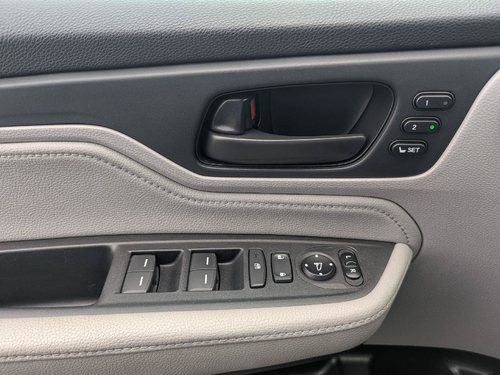 Used 2018 Honda Odyssey Touring image 22