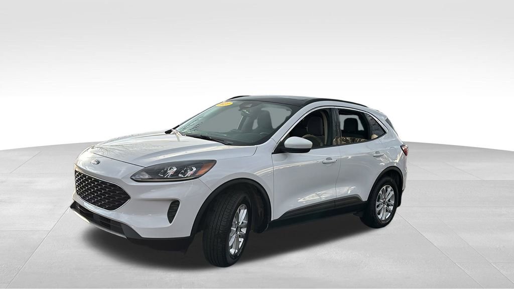 Used 2020 Ford Escape SE image 3
