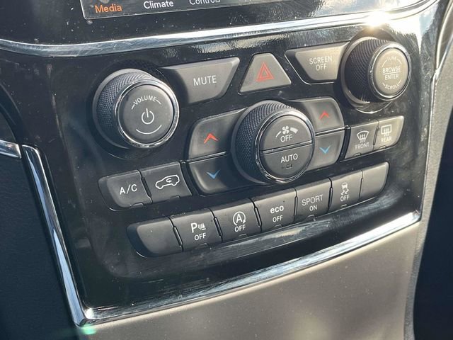 Used 2022 Jeep Grand Cherokee Limited image 33