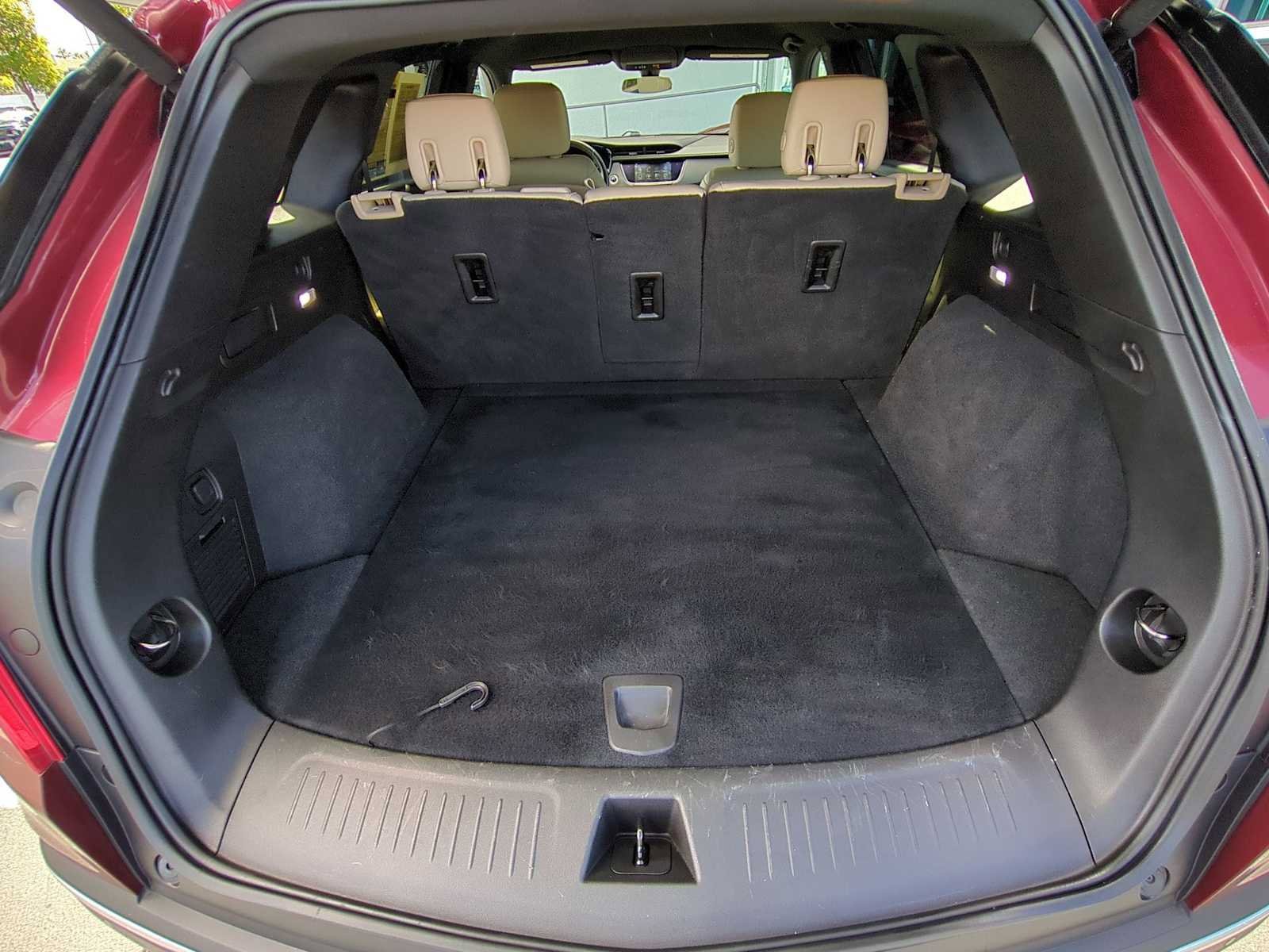 Used 2018 Cadillac XT5 FWD image 24