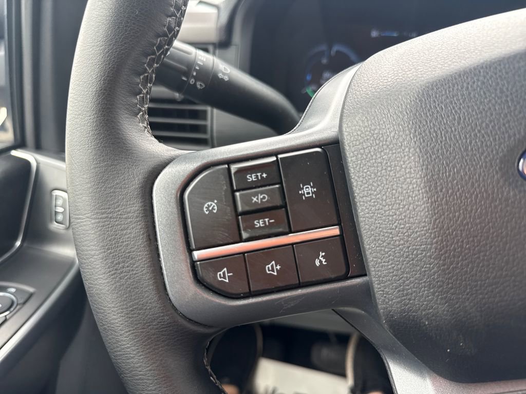 Used 2025 Ford F150 Lightning XLT AWD/4WD image 42