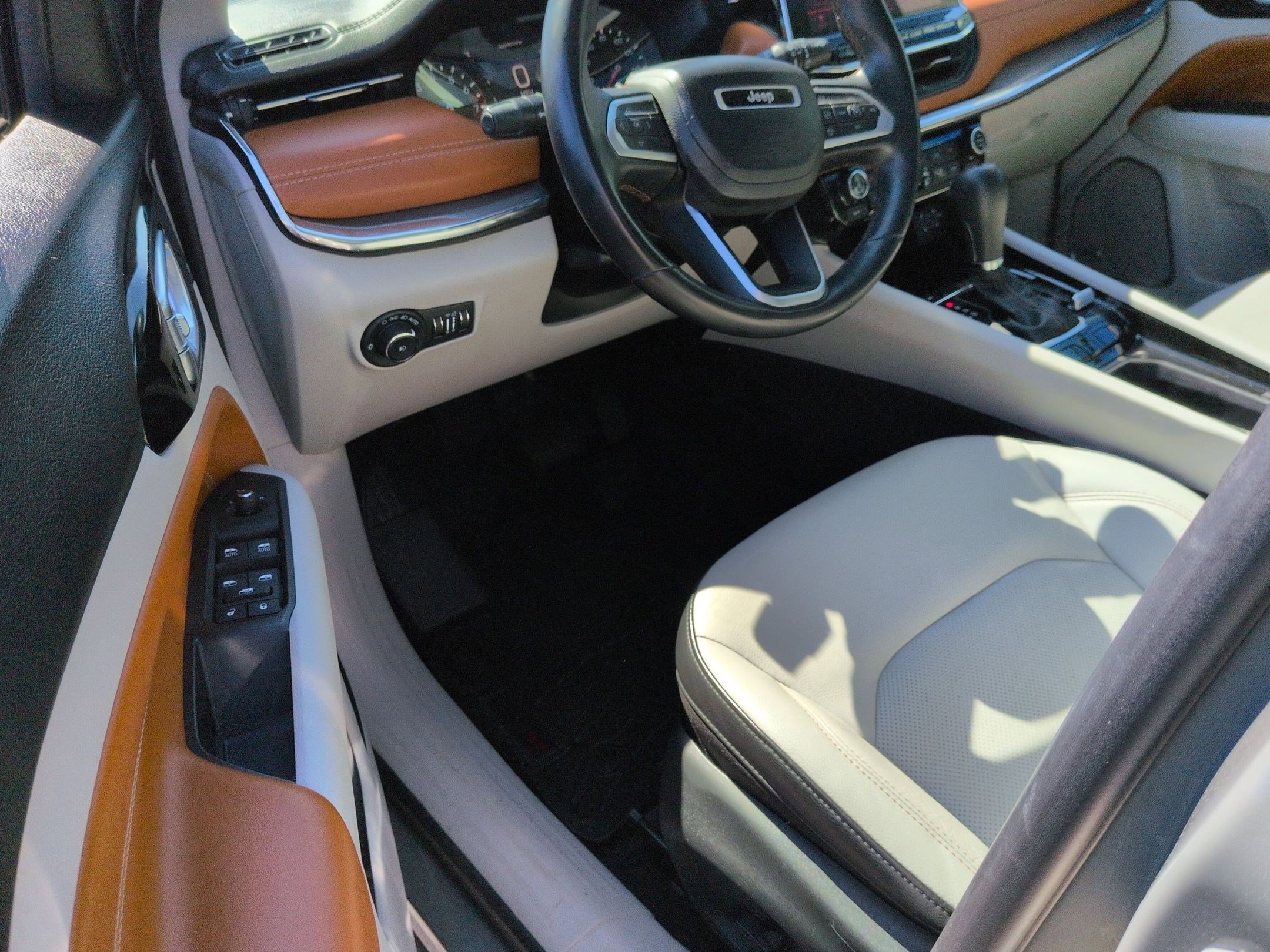 Used 2022 Jeep Compass Limited w/ Sun and Sound Group image 12