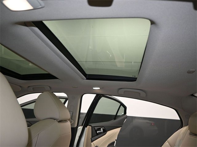 Used 2023 Nissan Maxima Platinum w/ Sport Mat Group image 14