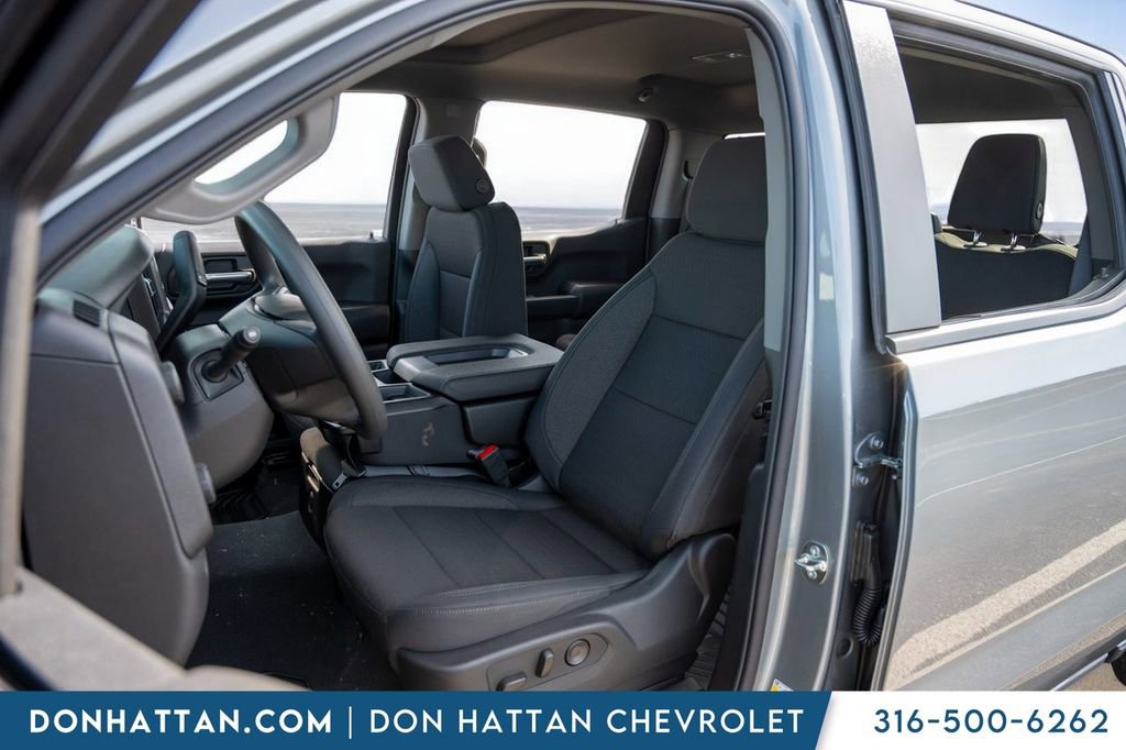 New 2026 Chevrolet Silverado 1500 Custom w/ LPO, Dark Essentials Package image 4