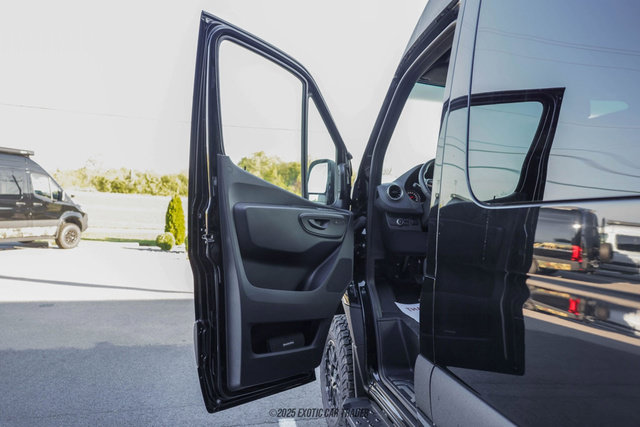 Used 2024 Mercedes-Benz Sprinter 2500 image 96