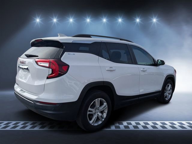 Used 2022 GMC Terrain SLE w/ Driver Convenience Package image 3