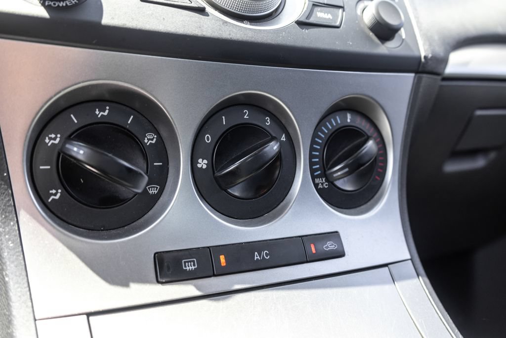 Used 2010 MAZDA MAZDA3 i Touring FWD image 16