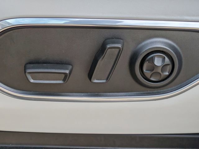 Used 2024 Jeep Wagoneer Series II w/ Flexible Seating Group image 23