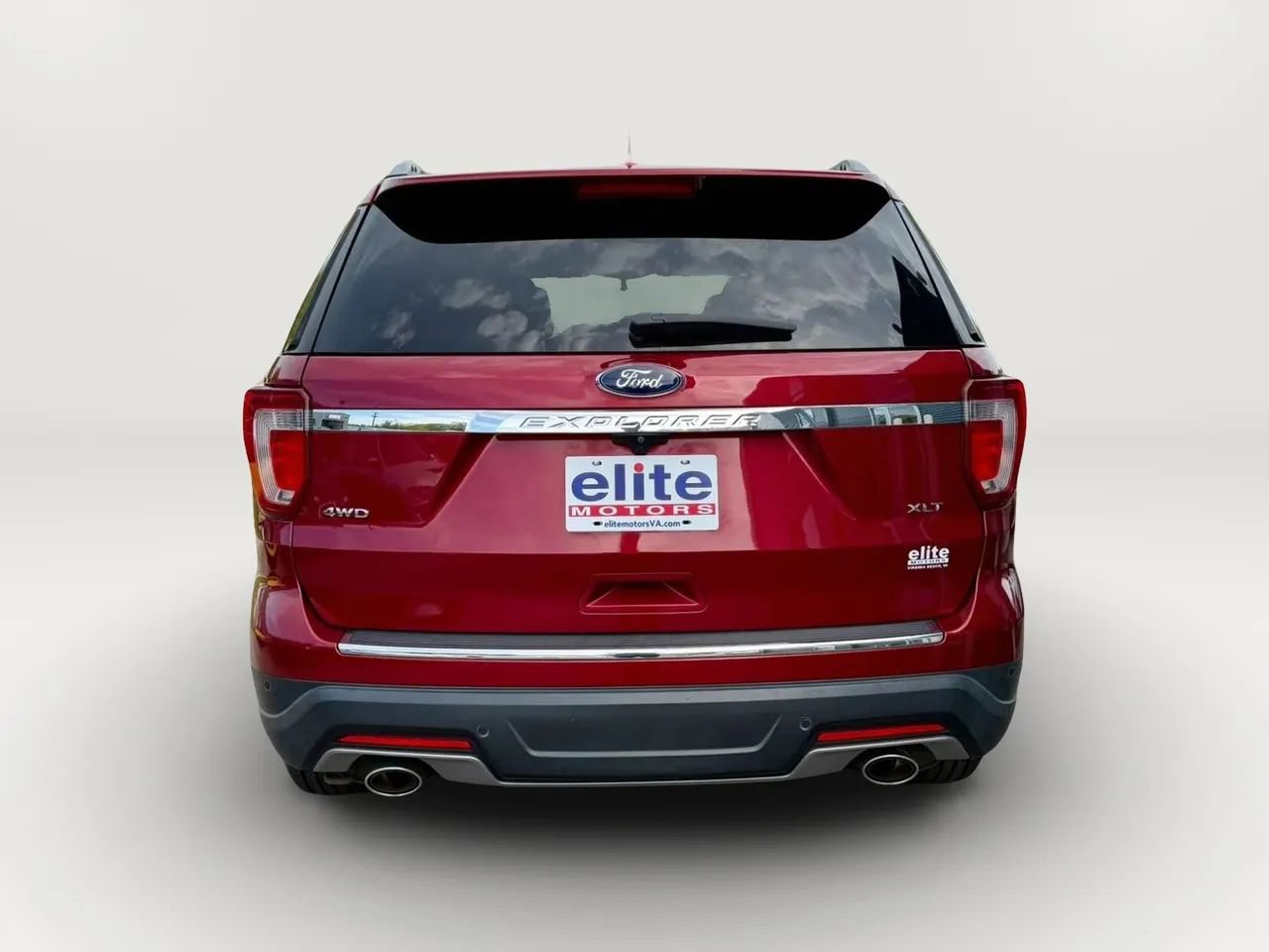 Used 2018 Ford Explorer XLT w/ Equipment Group 202A AWD/4WD image 6
