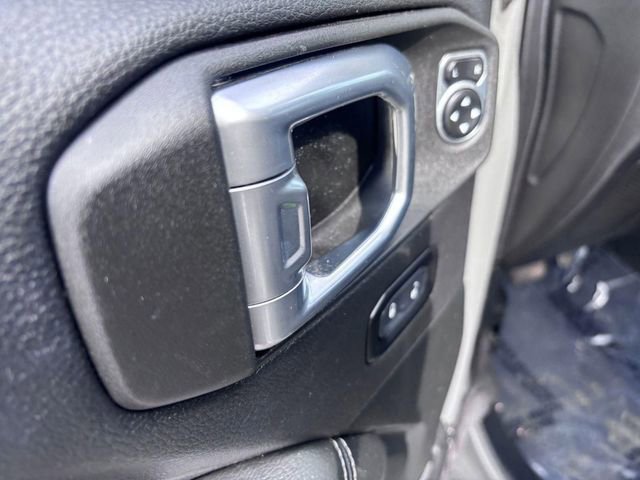 Used 2020 Jeep Wrangler Unlimited Sahara image 13